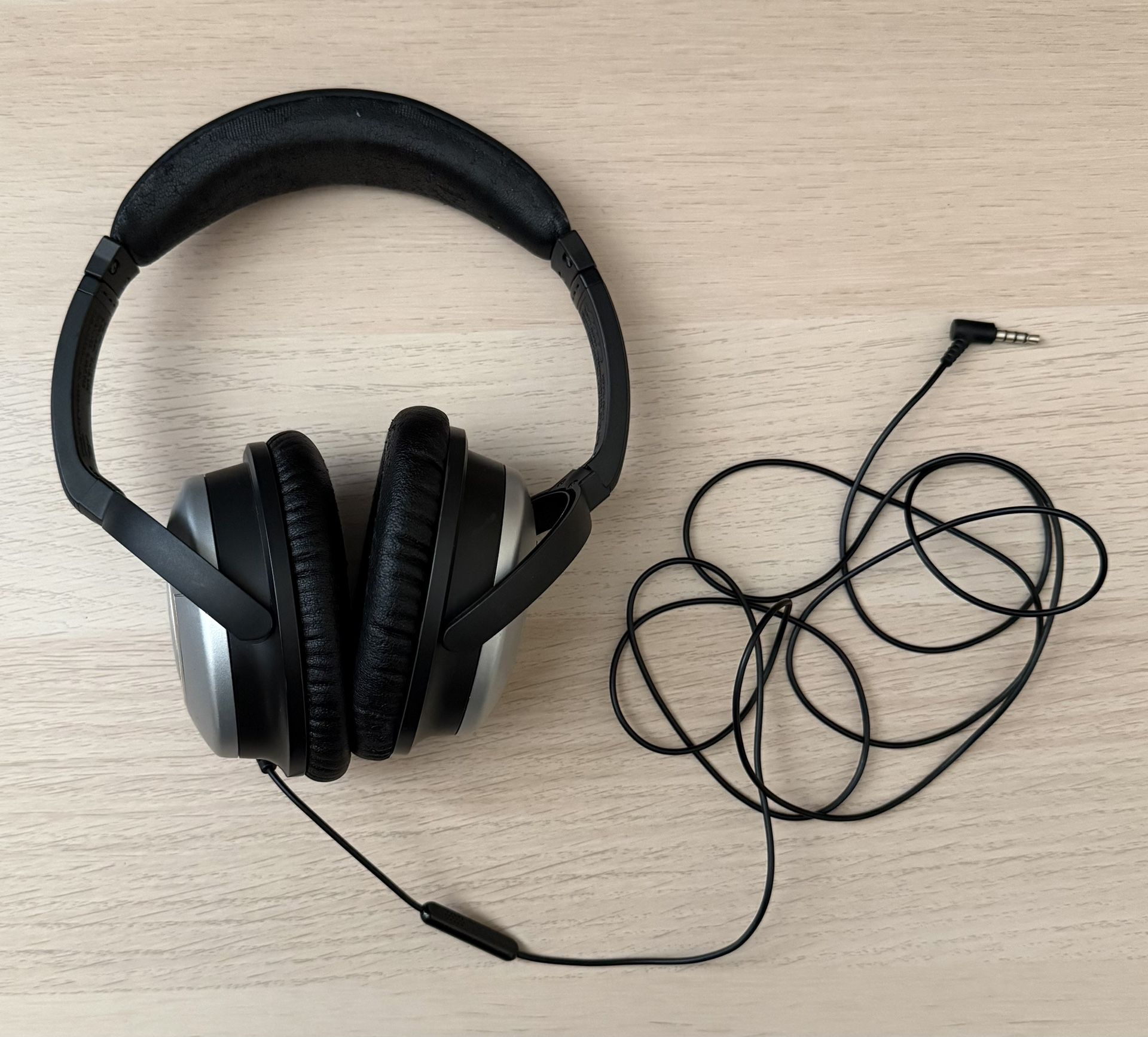 BOSE Quiet Comfort 15 QC15 Noise Cancelling Headphones with Case (Needs Pads)