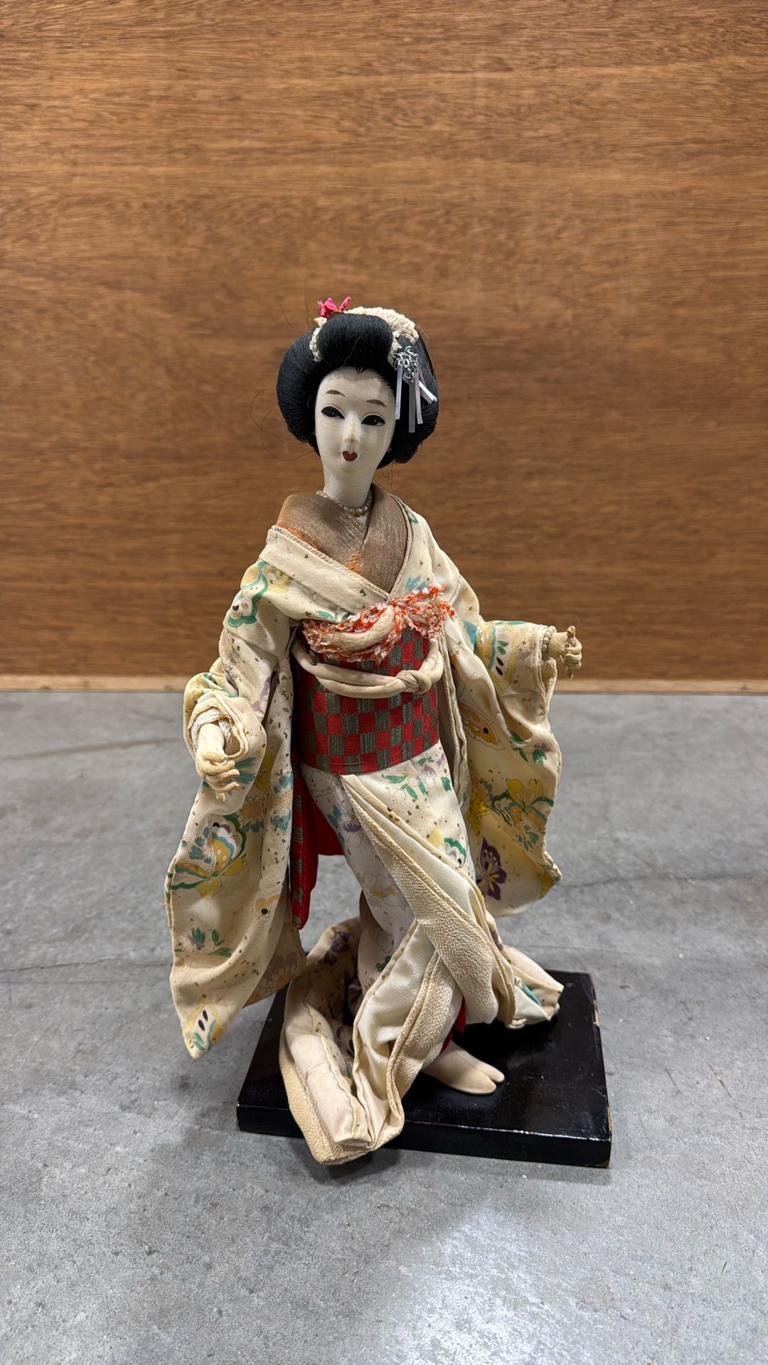 Vintage Japanese Geisha Doll – Handcrafted with Silk Kimono – Elegant Cultural Display