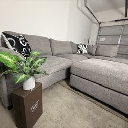 Lovely Sectional Couch With Ottoman 