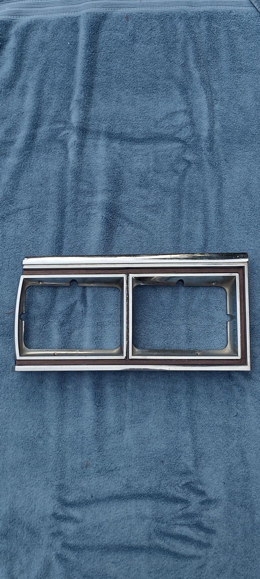 ' 79 CHEVY CAPRICE HEADLAMP BEZEL PASSENGER SIDE #(contact info removed)