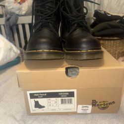 Dr. Martens 1460 Pascal