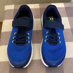 Under Armour Boys Shoes