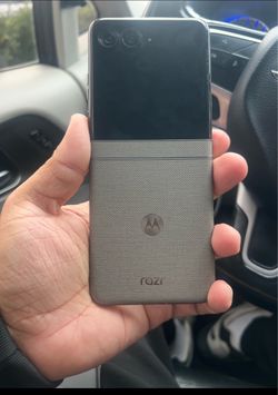 Motorola razr 2026 256GB. T-Mobile