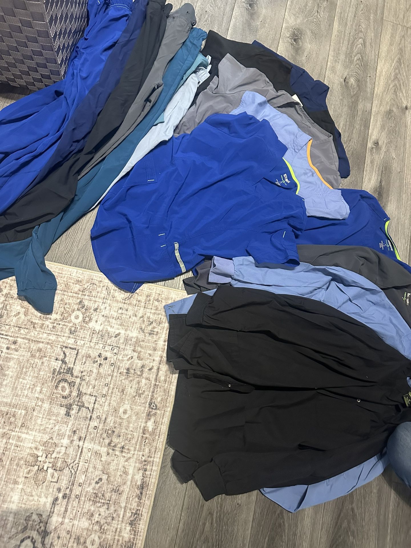 Women’s Scrubs