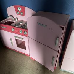 Play Kitchen $100