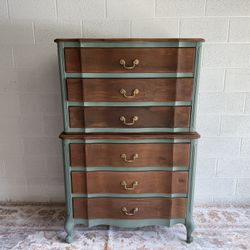 🌿 Vintage 2-Piece 6-Drawer Dresser – Refinished in Wood & Sage Green
