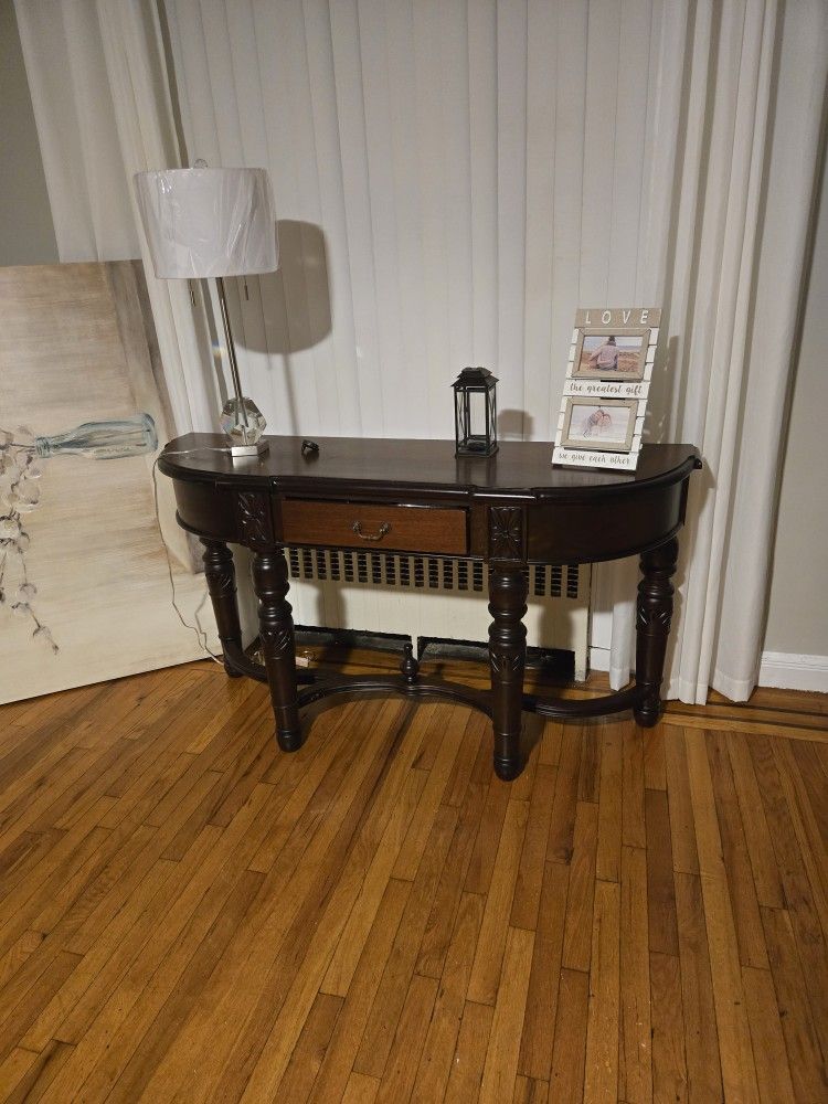 Beautiful Table/Console