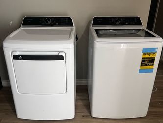 New washer and dryer set