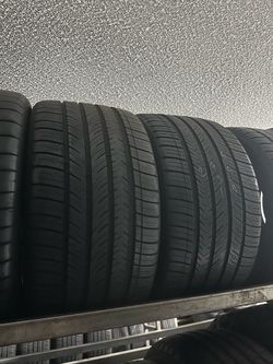 PAIR OF TIRE 265 35 18 MICHELIN 85% LIFE