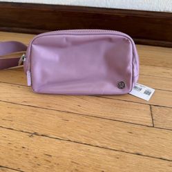 RARE COLOR** Price Negotiable - Brand new Lululemon Everywhere Belt Bag 1L in a gorgeous pink color