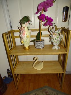 Vintage foldable wooden shelf
