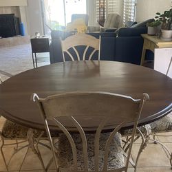 Round Wood Dining Room Table And Chairs