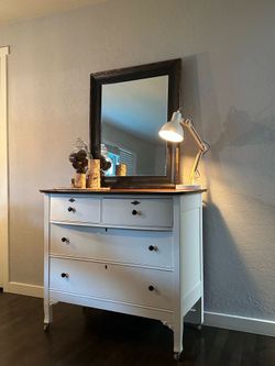 Stunning White Cherry Top Dresser Cabinet Chest of Drawers - Excellent Condition! 40x22x36.5