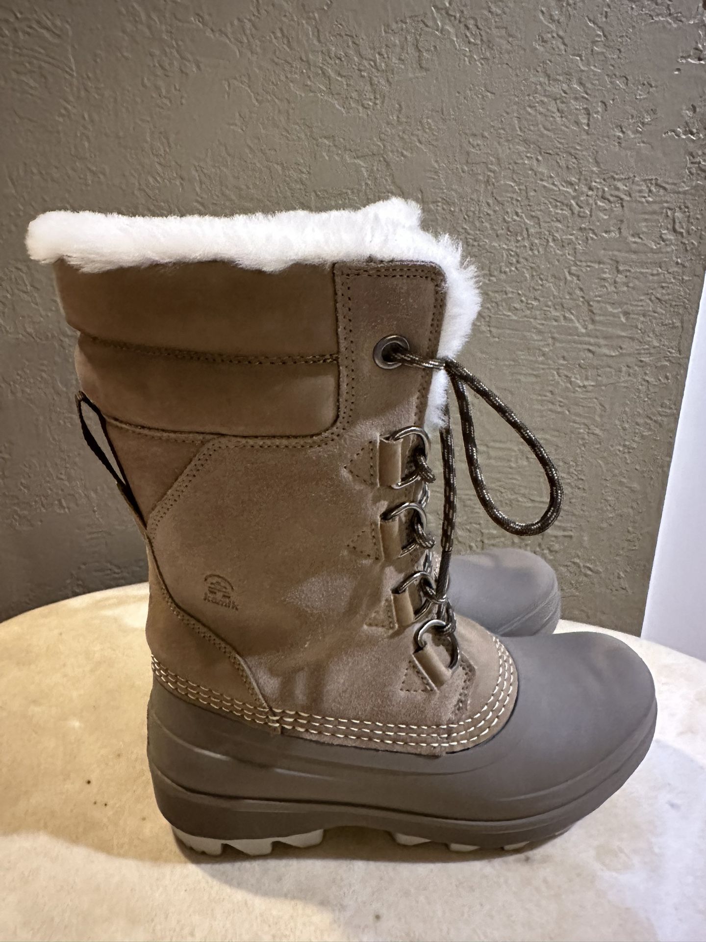 Kamik Women’s Snow Boots Tall Size 7
