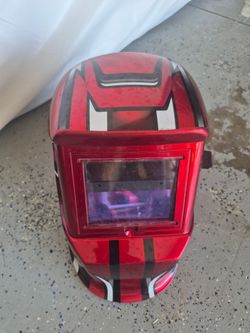 Welding helmet