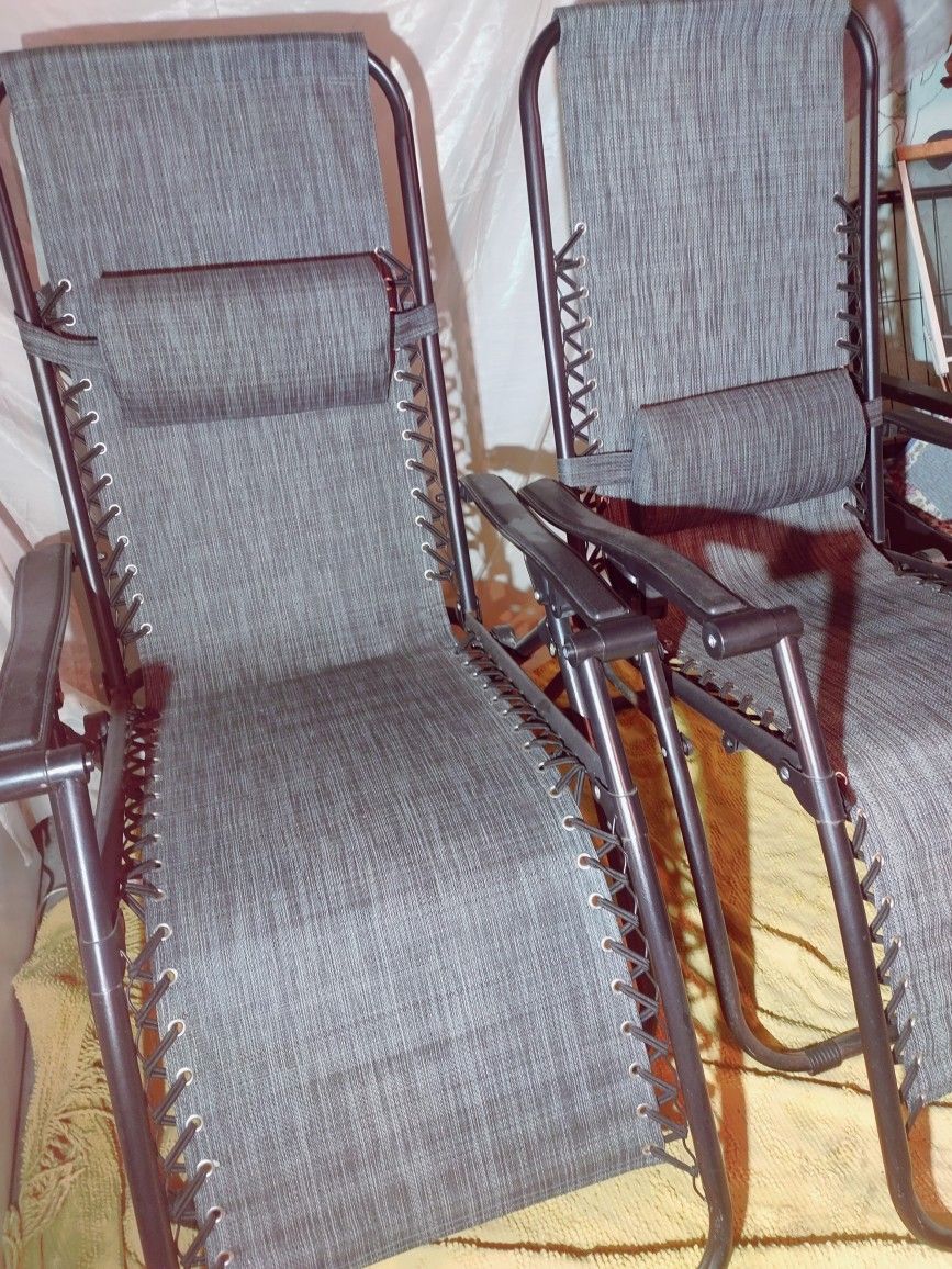 BEAUTIFUL COMFORTABLE LAWN/YARD CHAIRS