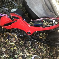 Adult Street Bike Needs Clutch Repair (ill Work With Prices)