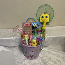 Melissa & Dough Binoculars & Bug Catcher Easter Basket