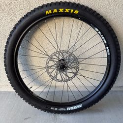 27.5" x 2.5 Maxxis Assegai Tire WTB Front Wheel Boost thru-axle 6 bolt Rotor Inner tubes | Tubeless
