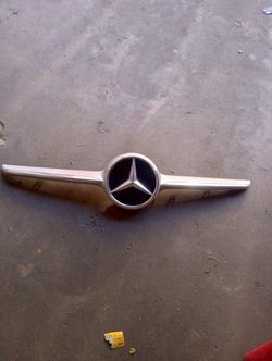 Mercedes  Benz Grill