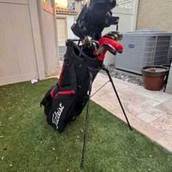 Titleist-Golf Club-Set