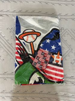 Astros orbit towel