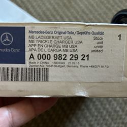 Mercedes Benz Battery Trickle Charger Genuine OEM A0009822921 SL500