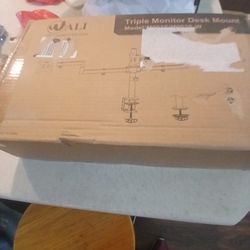 Triple Monitor Desk Mount