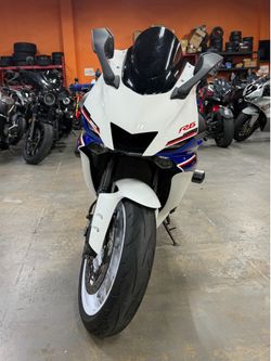 Pre owned 2025 YZF R6 for Sale