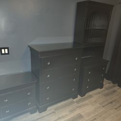 Dresser Set