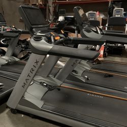 Matrix T7xe Full Commercial Treadmill For Only $800!