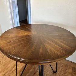 Tall Round Dining Or Bar Table 