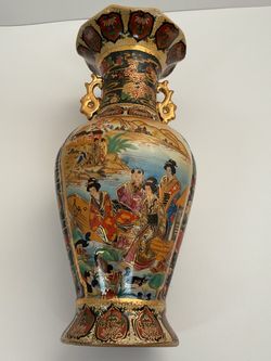 TWO JAPANESE ROYAL SATSUMA VASES