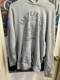 Gray San Francisco hoodie with circular graphic featuring 'SAN FRANCISCO', 'THE GOLDEN GATE', and 'CALIFORNIA' text, size XL. Cotton & polyester blend