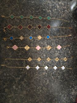 Clover BRACELET, NECKLACE AND EARRINGS