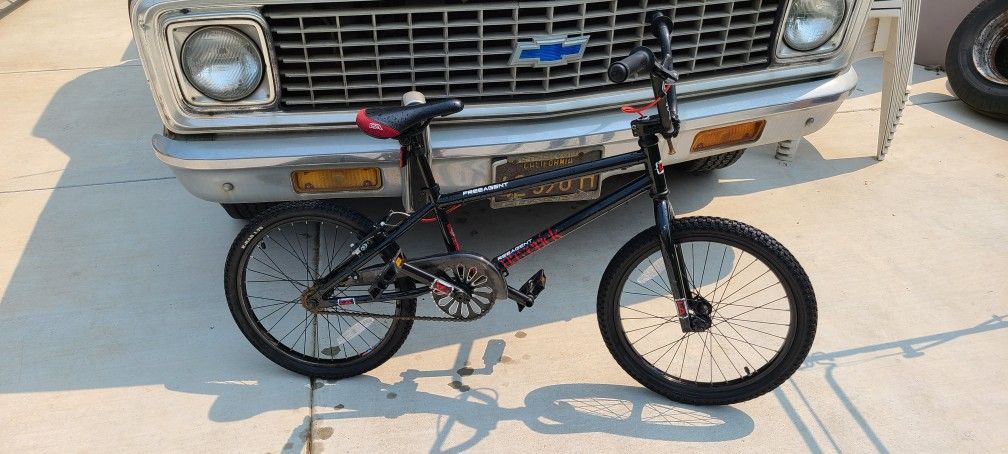 Free Agent Maverick BMX Bike
