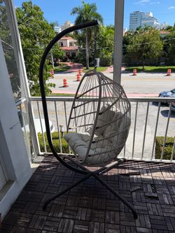 Eggs chair
