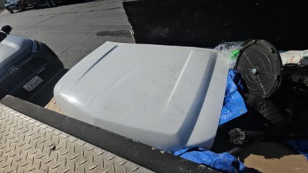 Tahoe Silverado Avalanche suburban hood 2007-2014