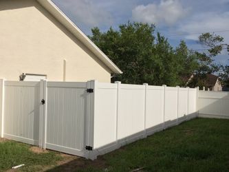 Vinyl fencing