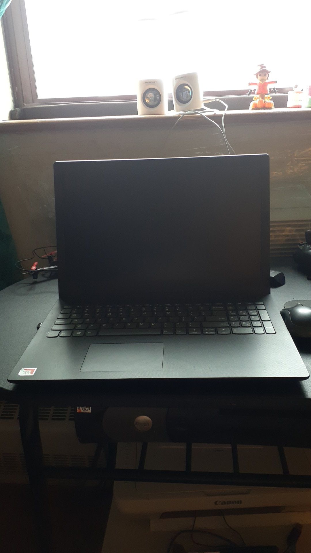 Lenovo laptop a 500 gig hard driveCD ROM drive. Windows 10 operating system. And charger