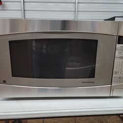 Brand New GE
2.2 cu. ft. Countertop Microwave in Stainless Steel with Defrost and Sensor Controls