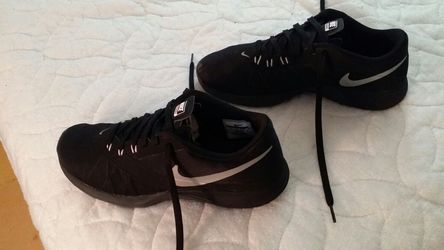 Men's Nike Training gym shoes/SIZE 9
