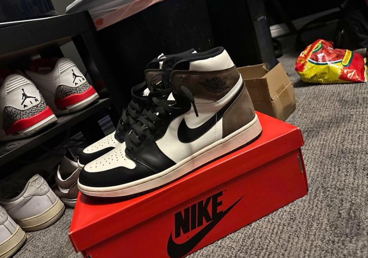 Mocha Jordan 1’s Size 12 US