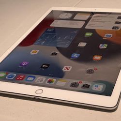 Apple iPad Pro 12.9” Inch 2nd Gen 2017 256GB WiFi Tablet 