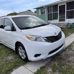 2011 Toyota Sienna