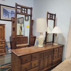 Dresser With Mirror 