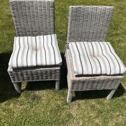 Set Of 2 Wicker Patio Chairs With Cushions