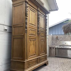 Gorgeous 8.5’ High Antique 19th Century Carved Wood Knock Down Linen Cabinet Wardrobe w/ Keys