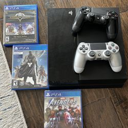 PlayStation 4 PS4 With Games for Sale 