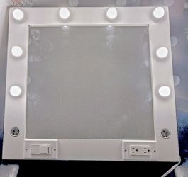 3x3ft-Lg Vanity Mirror w/plugins